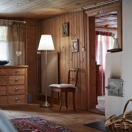 Nostalgie Chrämerhus Frühstückspension Curaglia