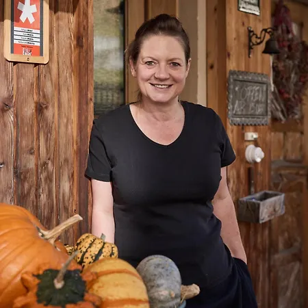Alojamento de Acomodação e Pequeno-almoço Nostalgie Chraemerhus Curaglia