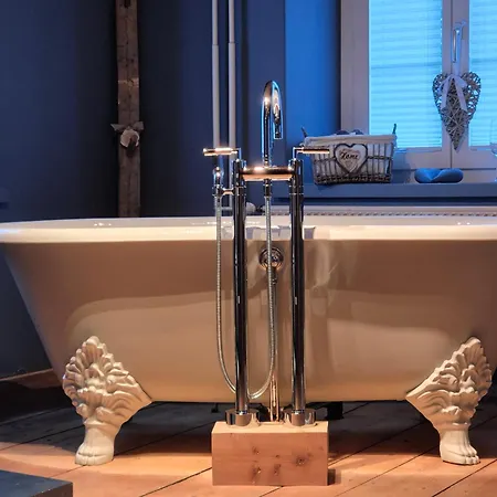 Nostalgie Chraemerhus Bed & Breakfast Curaglia