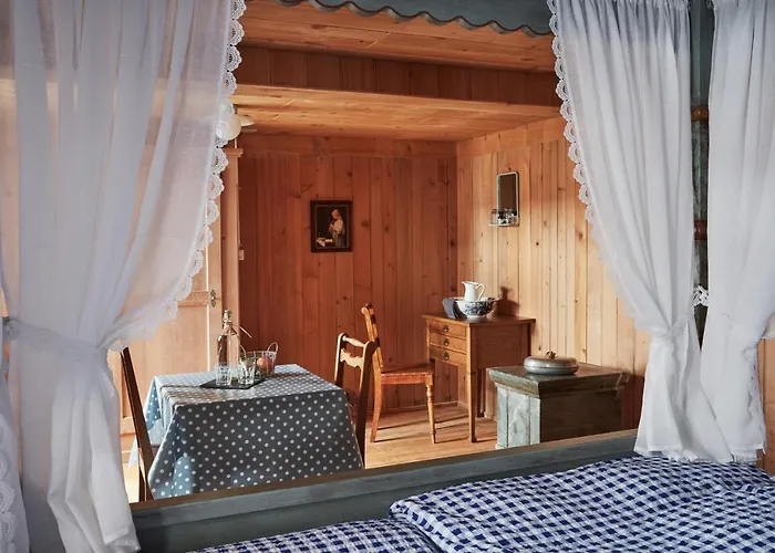 Nostalgie Chraemerhus Bed & Breakfast Curaglia